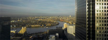 simsearch:845-03721222,k - London Panorama from Citigroup Tower, Canada Square, London with curve of River Thames Foto de stock - Con derechos protegidos, Código: 845-03720311