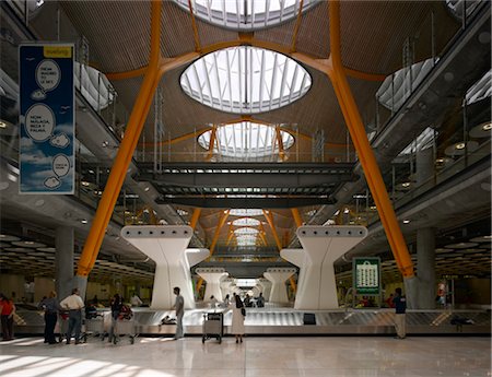 eco friendly wood - New Terminal Building, Barajas Airport, Madrid. Baggage claim. Architects: Rogers Stirk and Harbour Stock Photo - Rights-Managed, Code: 845-03720420