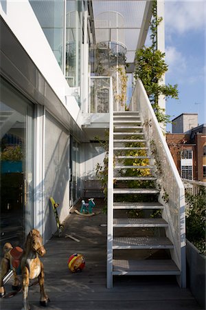 simsearch:845-03720848,k - Roof Garden Apartment, London. Architects: Tonkin Liu with Richard Rogers Fotografie stock - Rights-Managed, Codice: 845-03720661