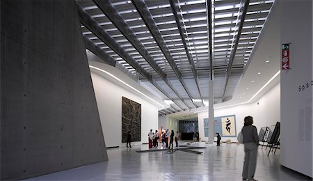 Innenraum Ausstellungsfläche am National Museum des 21. Jahrhunderts Kunst, MAXXI, Rom. Architekten: Zaha Hadid Architects Stockbilder - Lizenzpflichtiges, Bildnummer: 845-03720819