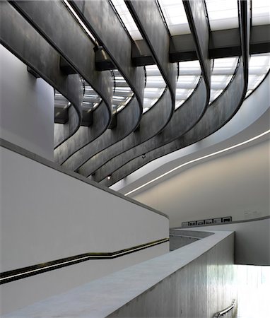 Architectural forms at the MAXXI, National Museum of 21st Century Arts, Rome. Architects: Zaha Hadid Architects Foto de stock - Con derechos protegidos, Código: 845-03720822