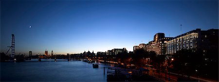 simsearch:845-03721222,k - London panorama at dusk with the Savoy Hotel on the right and the London Eye to the left. Architects: Interior renovation: Pierre Yves Rochon Foto de stock - Con derechos protegidos, Código: 845-03720858