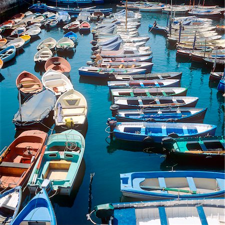 Pais Vasca, San Sebastian, boats in fishermen's port. Foto de stock - Con derechos protegidos, Código: 845-03720947