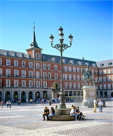 europe plaza - Madrid, Plaza Mayor, with equestrian statue of King Felipe III. Stock Photo - Rights-Managed, Code: 845-03720940