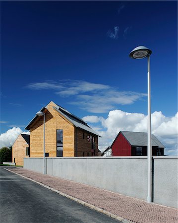 popping up - Scotland's Housing Expo. The Skylight Home. Looking along the walled street to the end of the house. Architects: Richard Murphy Architects Stock Photo - Rights-Managed, Code: 845-03721260