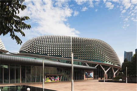 Théâtres de l'Esplanade sur le centre des arts de baie, Singapour. Architectes : Michael Wilford et DP Architects Photographie de stock - Rights-Managed, Code: 845-03721417
