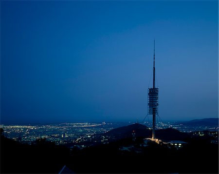 satelite dish - Tour de transmission, Barcelone, Espagne. Architecte : Norman Foster and Partners Photographie de stock - Rights-Managed, Code: 845-03721444