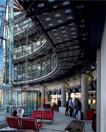 seating area - Channel 4 Television HQ, Londres, 1990-1994. Intérieur du hall d'entrée. Architectes : Richard Rogers Partnership Photographie de stock - Rights-Managed, Code: 845-03721469