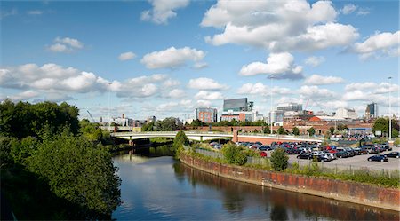 simsearch:845-05837947,k - Manchester view of the Civil Justice Centre and River Irwell. Architects: Denton Corker Marshall Foto de stock - Direito Controlado, Número: 845-03777268