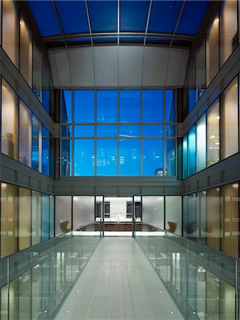 entranced - Dresdner Kleinwort offices, London. Designed by Designed by Pringle Brandon LLP Foto de stock - Con derechos protegidos, Código: 845-03777293