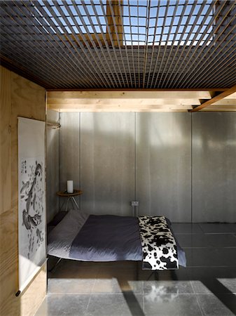 simsearch:845-05837885,k - Chambre à coucher moderne dans un espace de vie ouvert. Architectes : Studio BAAD Photographie de stock - Rights-Managed, Code: 845-03777601