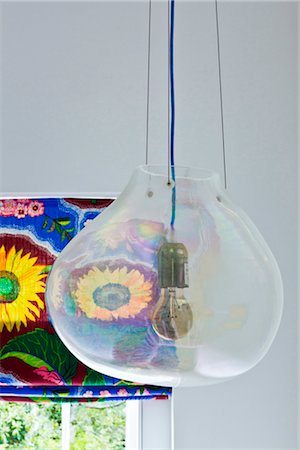 simsearch:845-03777648,k - Unusual glass pendant lamp fitting. Foto de stock - Direito Controlado, Número: 845-03777646