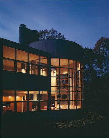 round house - Garey House, Kent, Connecticut, 1986. Architects: Gwathmey Siegel Architects Stock Photo - Rights-Managed, Code: 845-03777665