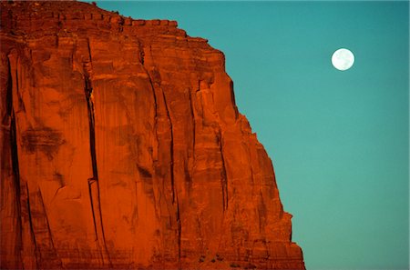 LUNE RISE OVER RED ROCKS MONUMENT VALLEY UTAH USA Photographie de stock - Rights-Managed, Code: 846-05645707