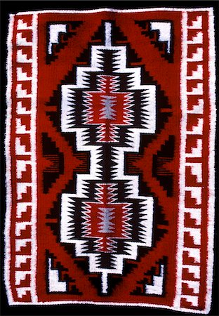 COULEURS ET PATRONS TRADITIONNELS DE TAPIS NAVAJO DES ANNÉES 1990 Photographie de stock - Rights-Managed, Code: 846-05646628