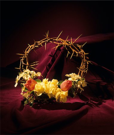 1990s CROWN OF THORNS WITH FLOWERS Foto de stock - Con derechos protegidos, Código: 846-05646836