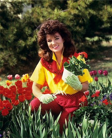 spring health - 1980s - 1990s SMILING BRUNETTE YOUNG WOMAN GARDENING Stock Photo - Rights-Managed, Code: 846-05646945