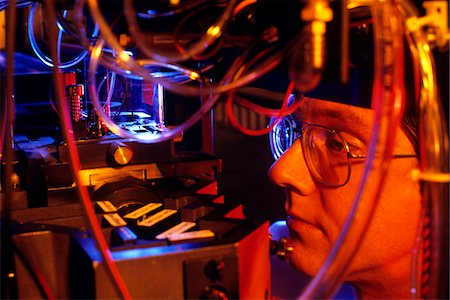 retro hospital - HOSPITAL RESEARCHER SORTING CELLS WITH FLOW CYTOMETER LASER BEAM Stock Photo - Rights-Managed, Code: 846-05647170