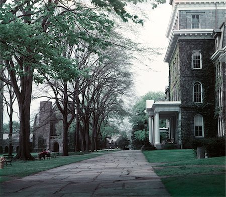 quaker - 1940s SWARTHMORE COLLEGE CAMPUS Foto de stock - Direito Controlado, Número: 846-05647491