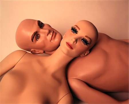 phoney - ANNÉES 1970 COUPLE MANNEQUINS FEMME HOMME NUE FAUX MODÈLES MANNEQUINS UNREAL PERSONNES Photographie de stock - Rights-Managed, Code: 846-05647515