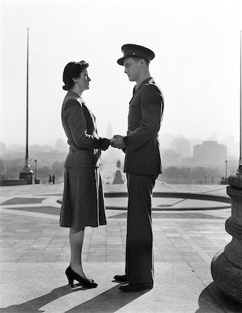 philadelphia museum of art - 1940s COUPLE MAN WOMAN HOLDING HANDS STEPS PHILADELPHIA ART MUSEUM Stock Photo - Rights-Managed, Code: 846-05647653