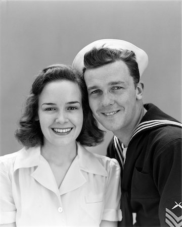 ANNÉES 1940 PORTRAIT COUPLE MARINE PHRYGIENNE SMILE Photographie de stock - Rights-Managed, Code: 846-05647672