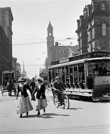 simsearch:846-05646460,k - 1900s - 1910s - 1912 DETROIT STREET SCENE PEDESTRIANS & STREETCAR Stock Photo - Rights-Managed, Code: 846-05647979