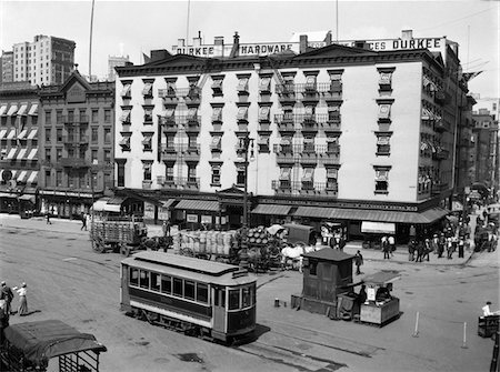 1910s - 1916 THE EASTERN HOTEL NEW YORK CITY AT SOUTH FERRY LOWER MANHATTAN WITH AN EDISON STREET CAR Foto de stock - Con derechos protegidos, Código: 846-05648001