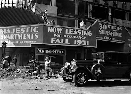 1930s CONSTRUCTION SITE & RENTAL OFFICE OF MAJESTIC APARTMENT BUILDING CENTRAL PARK WEST & 72ND STREET MANHATTAN NEW YORK CITY Stock Photo - Rights-Managed, Code: 846-05648041