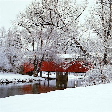 BOGART'S BRIDGE RED COVERED BRIDGE WITH SNOWY LANDSCAPE LEHIGH VALLEY PENNSYLVANIA Stock Photo - Rights-Managed, Code: 846-06112024