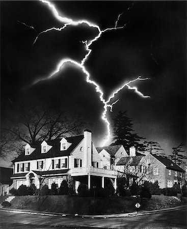 pictures of house street lighting - 1940s LIGHTNING BOLT OVER SUBURBAN HOUSE Stock Photo - Rights-Managed, Code: 846-09012707