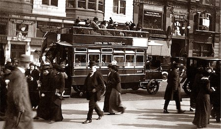 simsearch:614-06624785,k - 1900s TURN OF 20TH CENTURY NEW YORK CITY MANHATTAN PEDESTRIANS TRAFFIC CARS DOUBLE DECKER BUS FIFTH AVENUE URBAN STREET SCENE Stock Photo - Rights-Managed, Code: 846-09013081