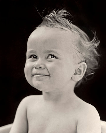 soin du visage - 1940s  PORTRAIT SMILING BABY BOY LOOKING AT CAMERA Photographie de stock - Rights-Managed, Code: 846-09181539