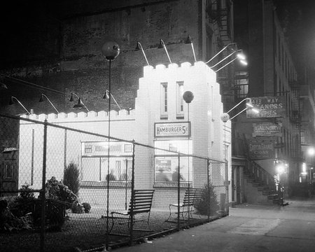1930s WEST 50TH STREET HAMBURGER JOINT NEAR CAPITOL BUS STATION MEAL FOR A NICKEL AND PLAY MINIATURE GOLF NEXT DOOR NYC USA Stock Photo - Rights-Managed, Code: 846-09181945