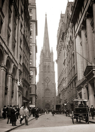 simsearch:846-05646460,k - 1910s 1915 TRINITY CHURCH ANONYMOUS BUSINESSMEN PEDESTRIANS HORSE AND CARRIAGE WALL STREET NEW YORK CITY USA Stock Photo - Rights-Managed, Code: 846-09181968