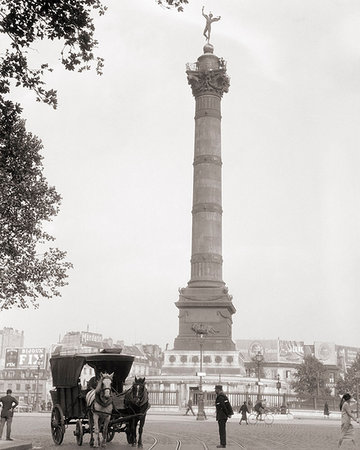 simsearch:862-06542613,k - 1920s COLUMN PLACE DE LA BASTILLE COLONNE DE JUILLET WITH SPIRIT OF LIBERTY STATUE ON TOP PARIS FRANCE Stock Photo - Rights-Managed, Code: 846-09181987