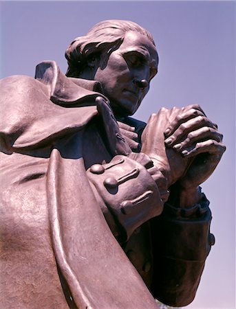 président (directeur) - STATUE GEORGE WASHINGTON PRIÈRE PREMIER PRÉSIDENT AMÉRICAIN BRONZE CONTRE BLEU CIEL RÉVOLUTIONNAIRE GUERRE GÉNÉRAL HERO Photographie de stock - Rights-Managed, Code: 846-02794382