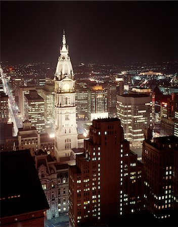 simsearch:846-02794665,k - ANNÉES 1960 1965 SKYLINE NOCTURE DE PHILADELPHIE SKYLINE MAIRIE À CENTRE RETRO VINTAGE Photographie de stock - Rights-Managed, Code: 846-02794969