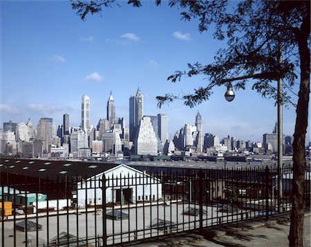 1960s NEW YORK CITY SKYLINE LOWER MANHATTAN FROM BROOKLYN HEIGHTS DOWNTOWN Foto de stock - Con derechos protegidos, Código: 846-02795028