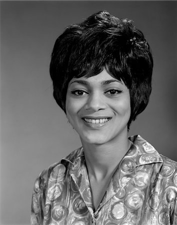 1960s AFRICAN AMERICAN WOMAN PORTRAIT SMILING Fotografie stock - Rights-Managed, Codice: 846-02795698