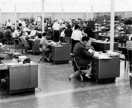 desk office 1950s - GRAND BUREAU DES ANNÉES 1950 AVEC LES TRAVAILLEURS DE BUREAU Photographie de stock - Rights-Managed, Code: 846-02795791