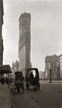 1900s 1904 TURN OF THE CENTURY NEW YORK CITY WITH HORSE & WAGON IN FOREGROUND & TIMES BUILDING IN BACKGROUND Foto de stock - Con derechos protegidos, Código: 846-02795967