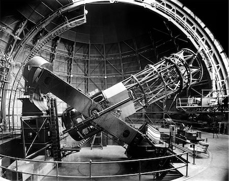 simsearch:846-02796632,k - 1960s SIDE VIEW OF 100-INCH HOOKER TELESCOPE IN OBSERVATORY Foto de stock - Con derechos protegidos, Código: 846-02796204