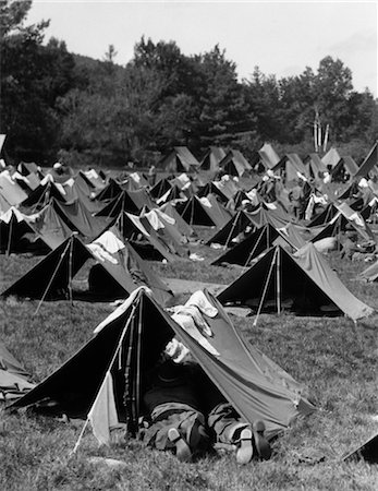 1940s WORLD WAR II SOLDIER PUP TENTS Stock Photo - Rights-Managed, Code: 846-02796395