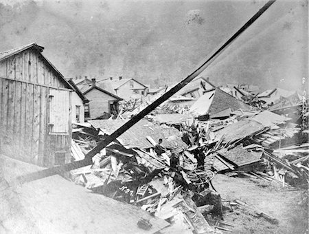 MAY 31 1889 RUINED DAMAGED BUILDINGS JOHNSTOWN PENNSYLVANIA FLOOD LINE IMAGE FROM BROKEN GLASS NEGATIVE Foto de stock - Con derechos protegidos, Código: 846-02796508