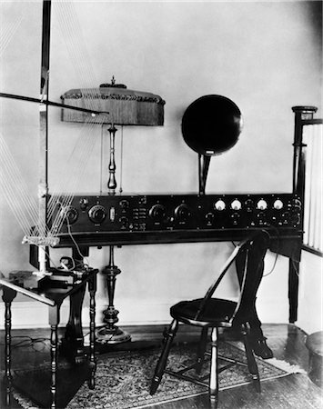 retro b&w technical - 1918 ANTIQUE SPECIAL SUPER HETERODYNE RADIO Stock Photo - Rights-Managed, Code: 846-02796629