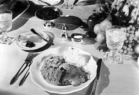 1940s 1950s DINNER TABLE PLACE SETTING MEAL ENTREE Stock Photo - Rights-Managed, Code: 846-02792808