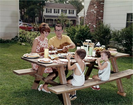 picnic table - 1970s PICNIC TABLE FAMILY BACK YARD Stock Photo - Rights-Managed, Code: 846-03164058