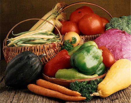 simsearch:846-03164472,k - FARM FRESH VEGETABLES ON TABLE AND IN BASKETS Stock Photo - Rights-Managed, Code: 846-03164230