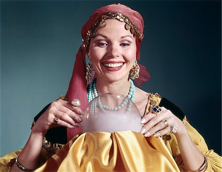 1960s WOMAN PORTRAIT CHARACTER CRYSTAL BALL FORTUNE TELLER COSTUME Stock Photo - Rights-Managed, Code: 846-03164504